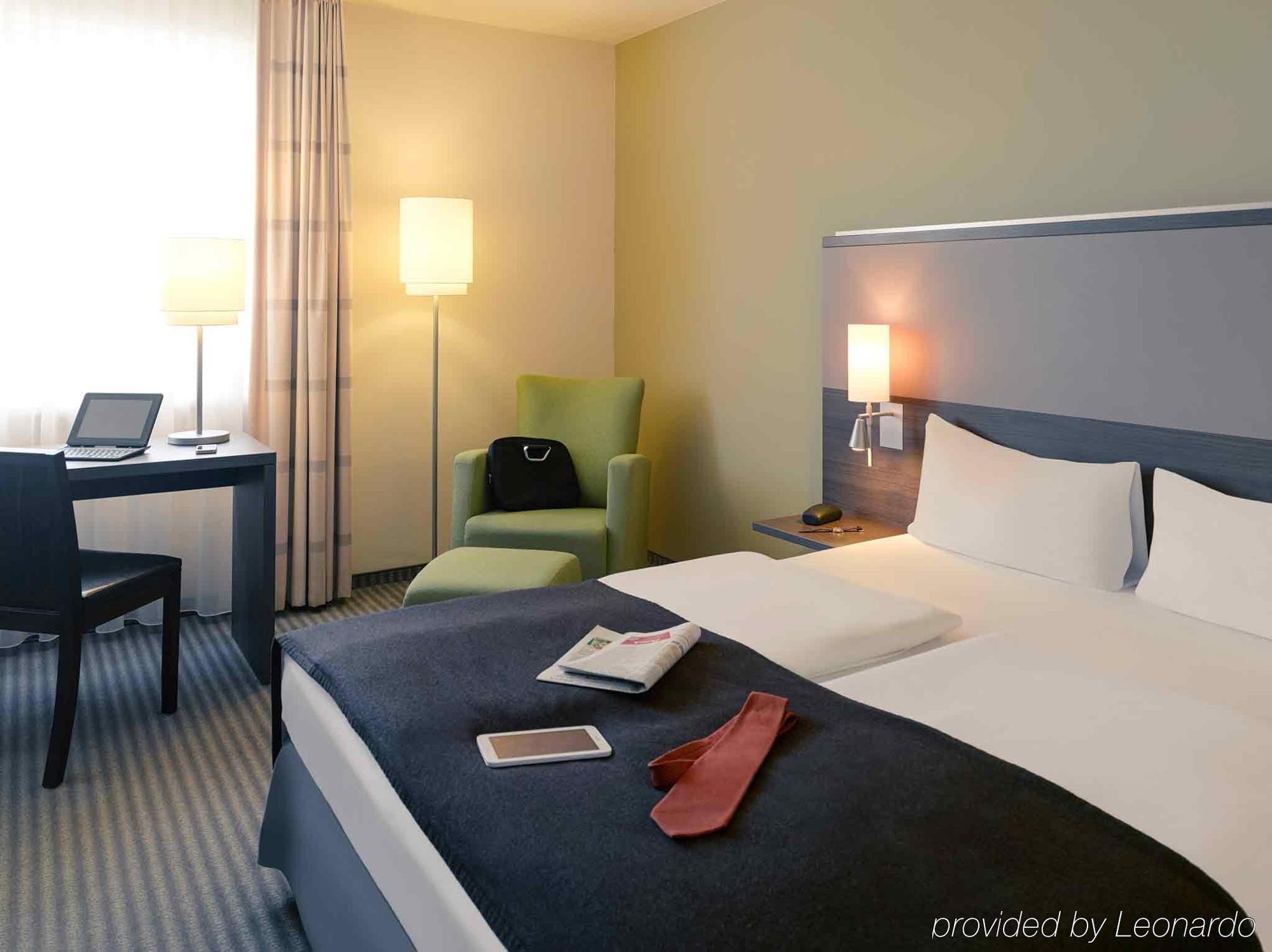 Mercure Airport Hotel Berlin Tegel Екстер'єр фото