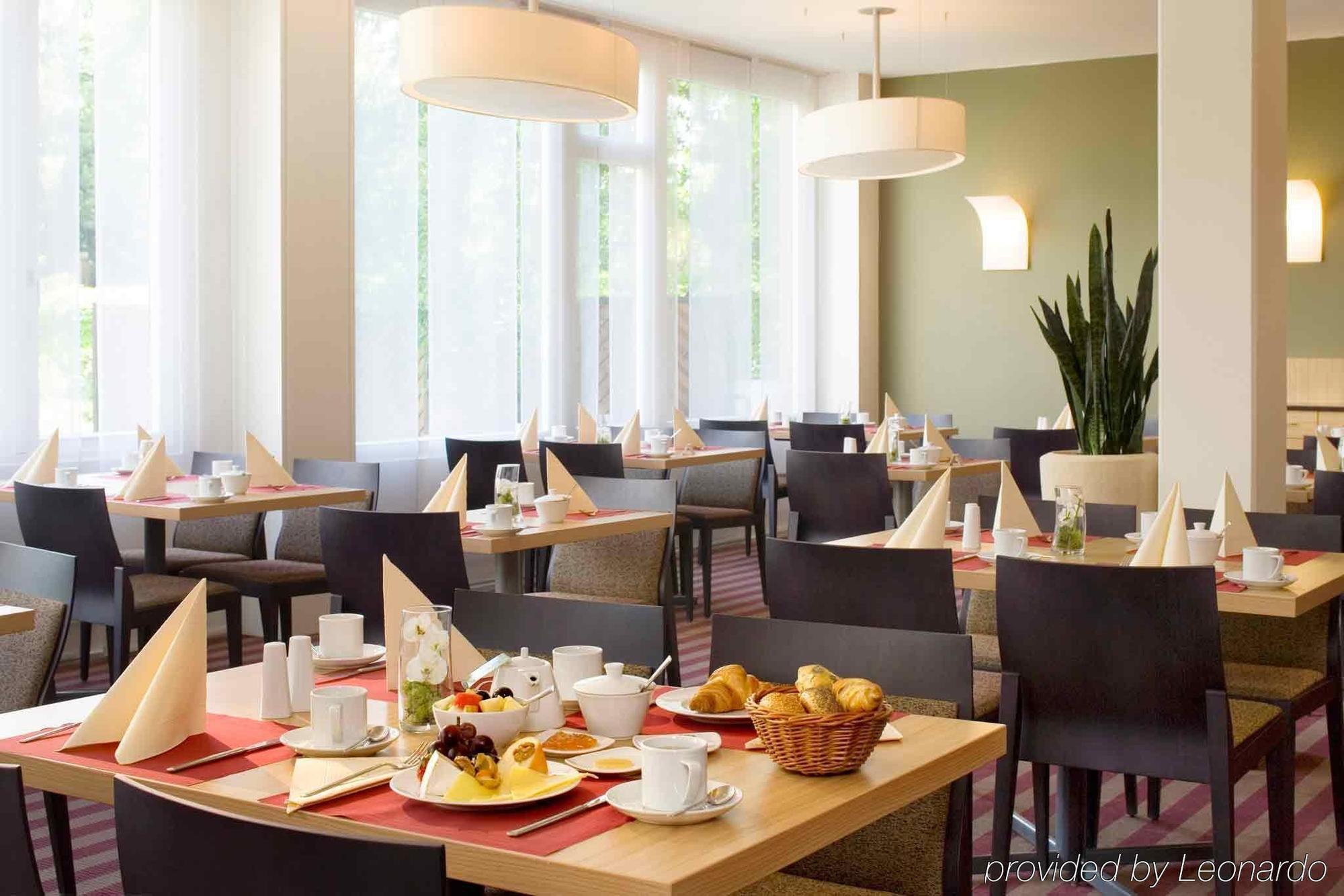 Mercure Airport Hotel Berlin Tegel Ресторан фото