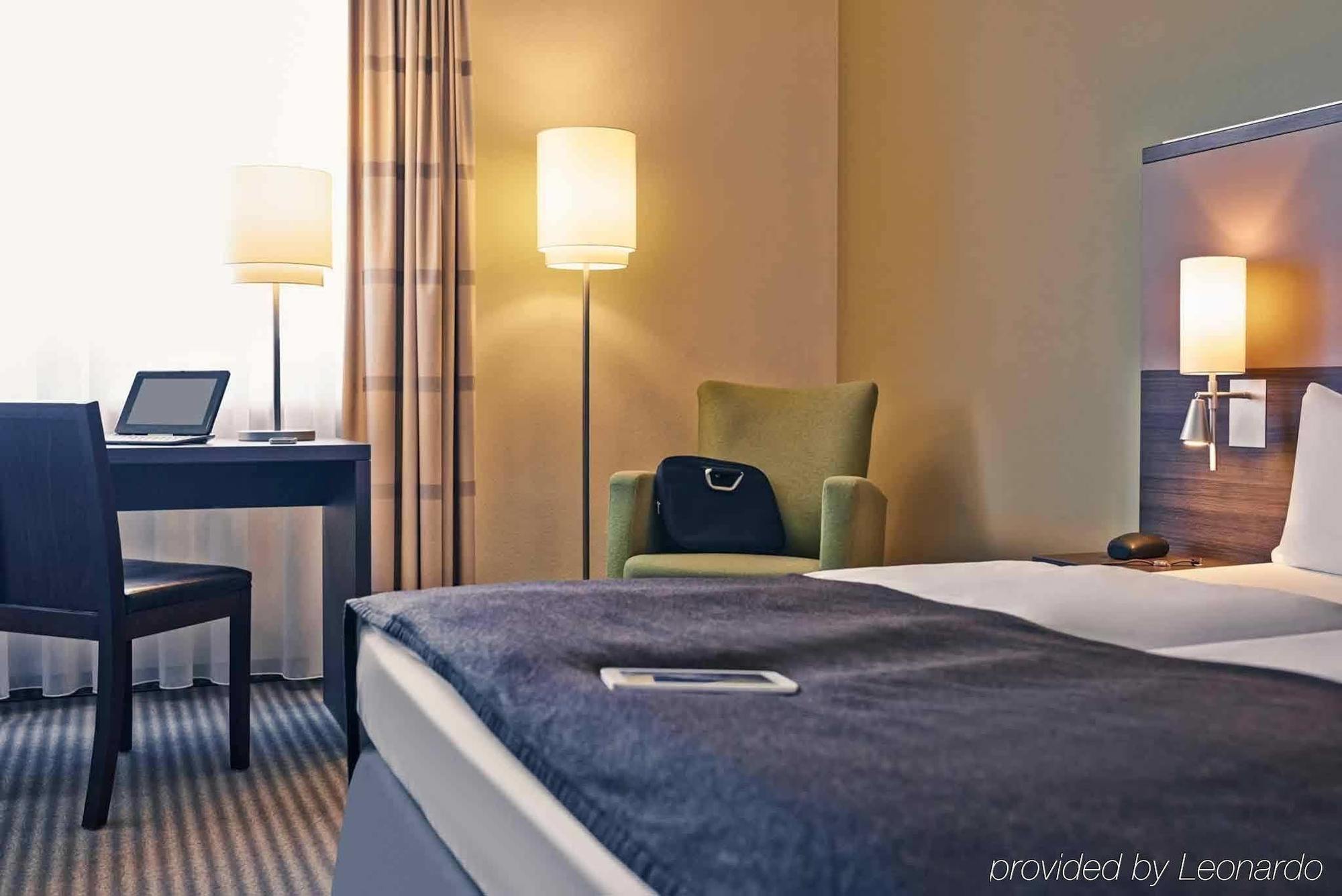 Mercure Airport Hotel Berlin Tegel Екстер'єр фото
