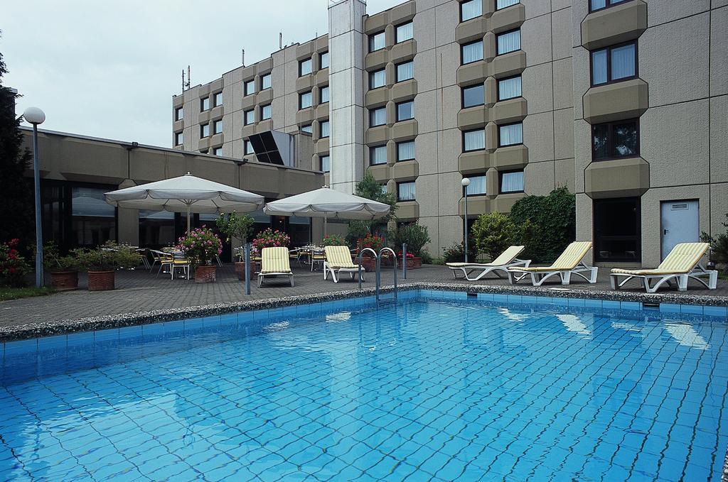 Mercure Airport Hotel Berlin Tegel Екстер'єр фото