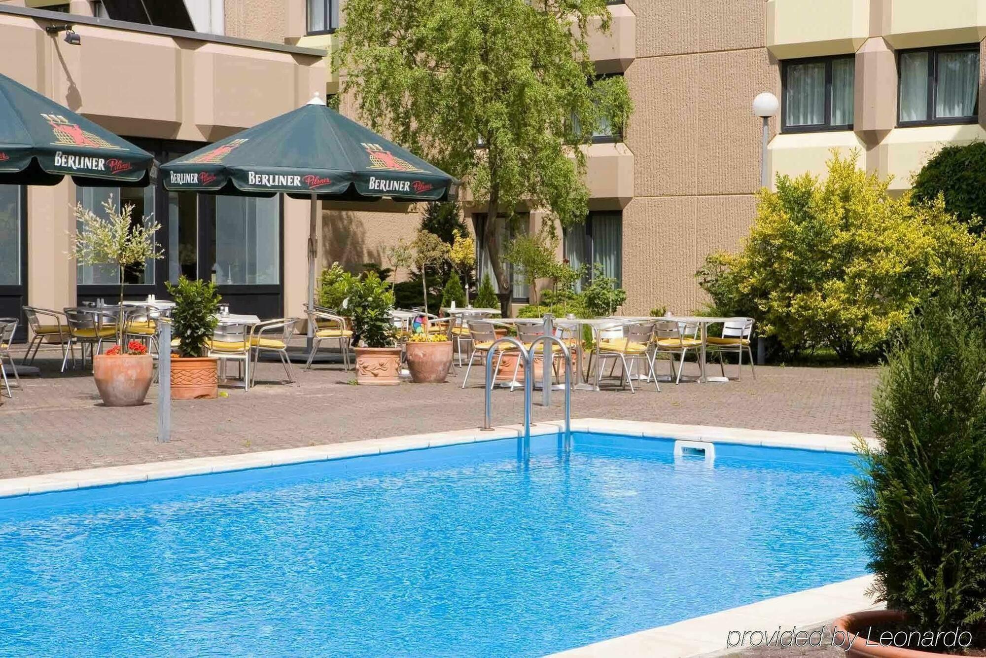 Mercure Airport Hotel Berlin Tegel Екстер'єр фото