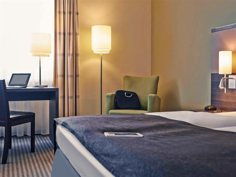 Mercure Airport Hotel Berlin Tegel Екстер'єр фото