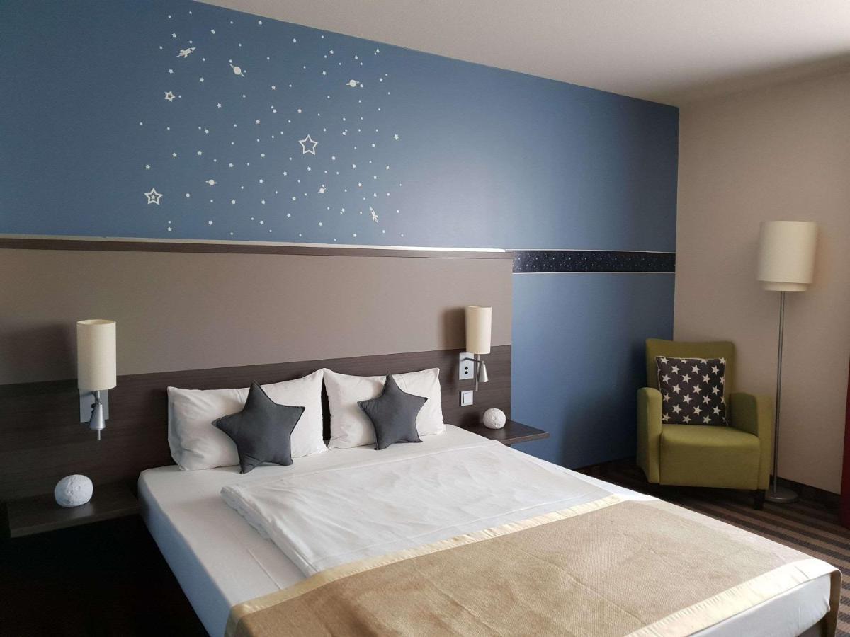 Mercure Airport Hotel Berlin Tegel Екстер'єр фото