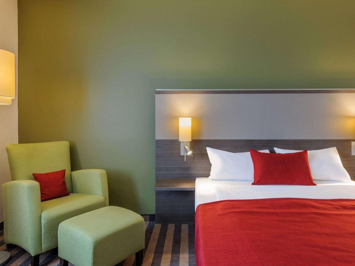 Mercure Airport Hotel Berlin Tegel Екстер'єр фото