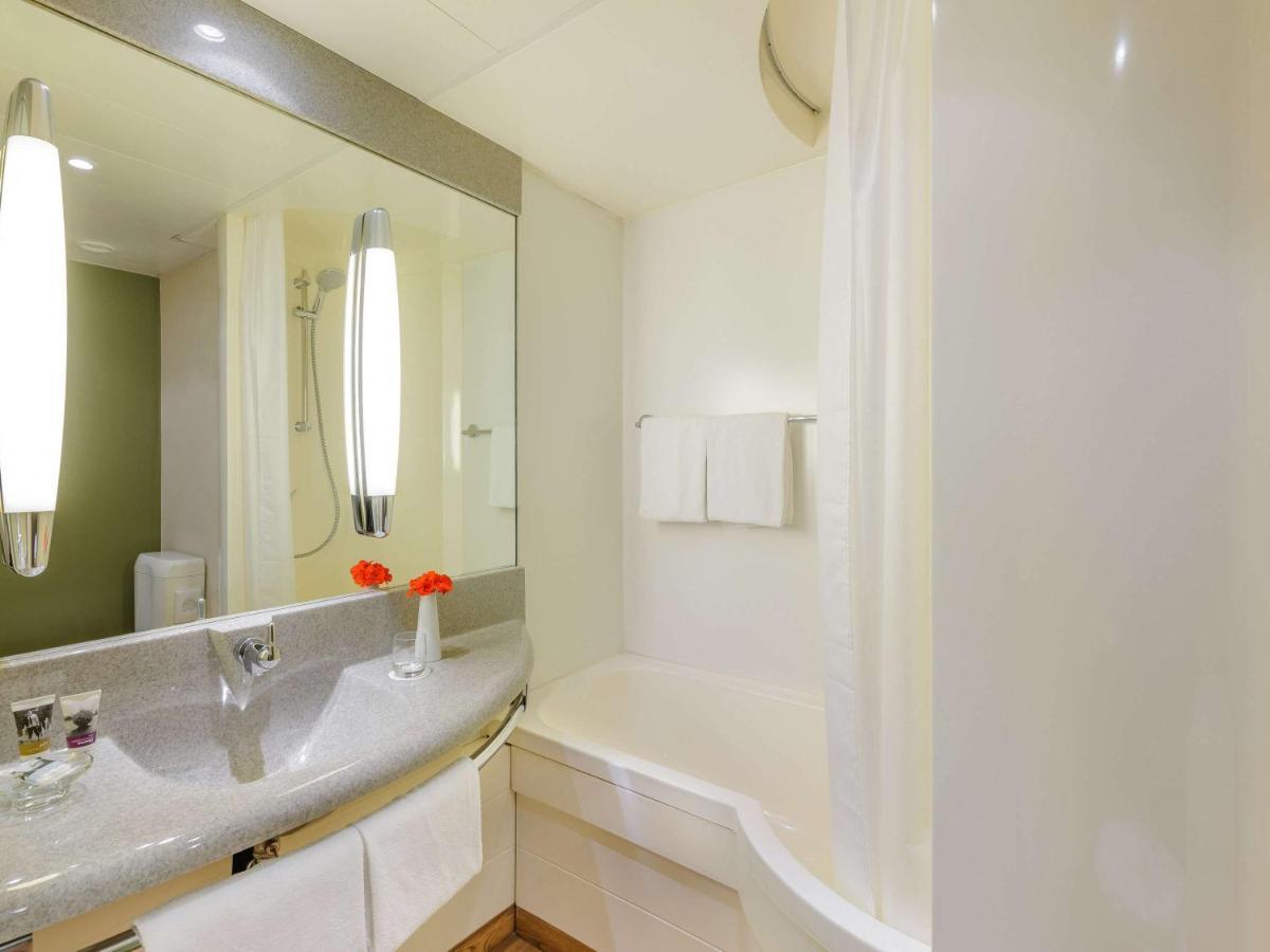 Mercure Airport Hotel Berlin Tegel Екстер'єр фото